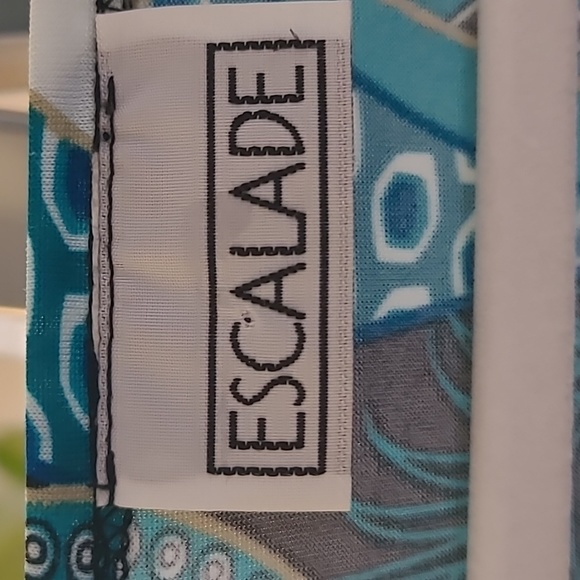 Top strechy vibrant.colors - Picture 2 of 4